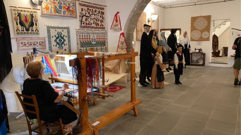 ポルトスクーゾの伝統工芸品の展示スペース
